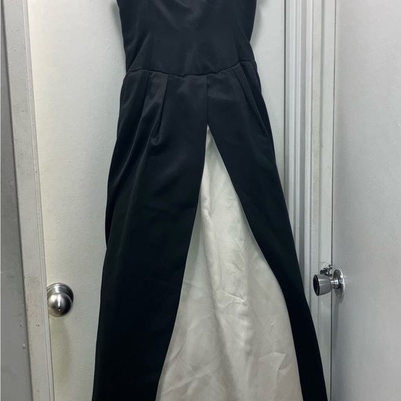 Black Vera Wang Gown, White Back Slit - Picture 3 of 7